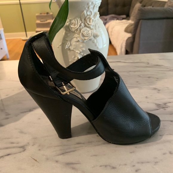 Steve Madden black open toe booties - Picture 3 of 3